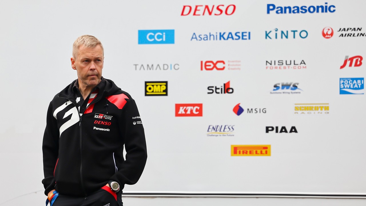 Urheilutoimenjohtaja Kaj Lindström vastaa TOYOTA GAZOO Racing WRT:n logistiikasta sekä rallitallin operatiivisesta toiminnasta MM-ralleissa. 